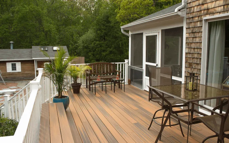 elevated-deck-off-screened-porch_result